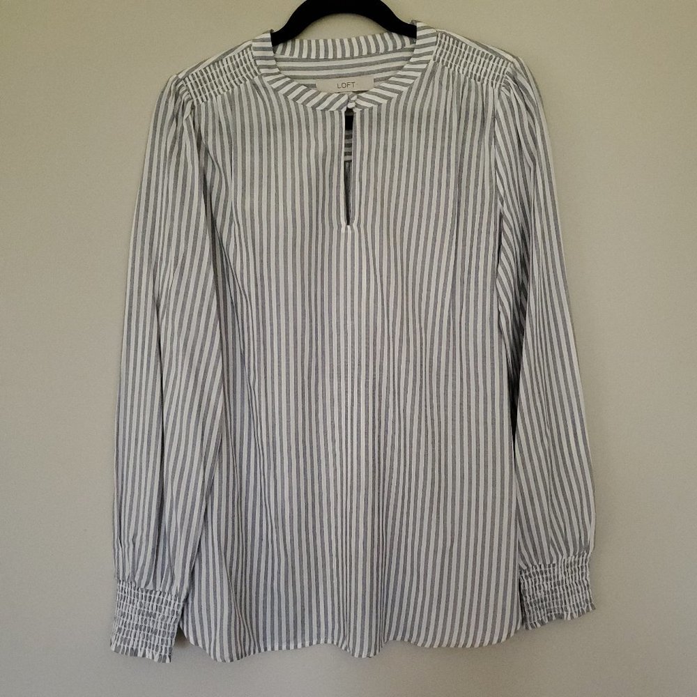 Ann Taylor LOFT blue/ white striped blouse M